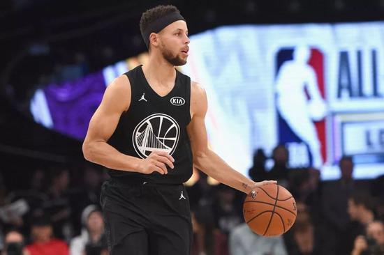 广厦半场53-44领先北京，胡金秋21分翟晓川9分