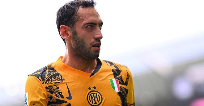 土耳其2-0保加利亚，恰尔汗奥卢造点后主罚命中+造乌龙