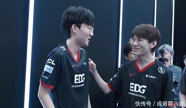 五万人齐喊他的名字，太燃